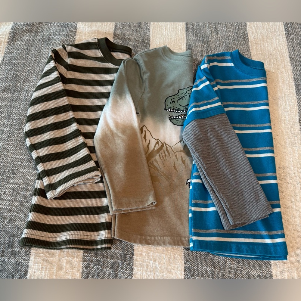 Set of 3 Little Boys 5T Long Sleeve Shirts By Garanimals
2 Striped 1 Dinosaur